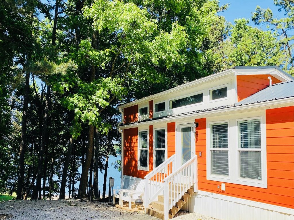 Waterview Family Style Two Bedroom Cabin #7 at Long Cove Resort | RedAwning